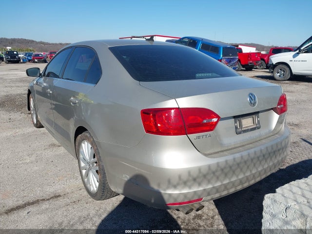 2014 Volkswagen Jetta 1.8t Sel მანქანა იყიდება აუქციონზე, vin: 3VWL07AJXEM324023, აუქციონის ნომერი: 44317094