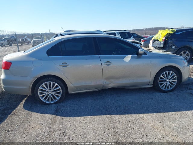 2014 Volkswagen Jetta 1.8t Sel მანქანა იყიდება აუქციონზე, vin: 3VWL07AJXEM324023, აუქციონის ნომერი: 44317094