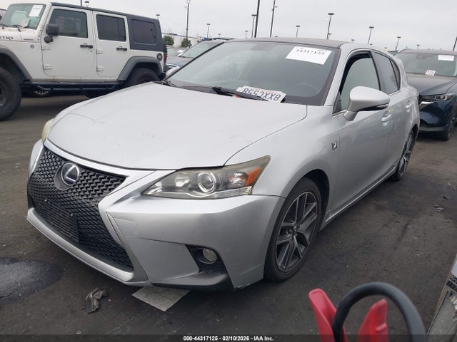 Lexus CT 200H 2015 JTHKD5BH2F2250770 Image 2