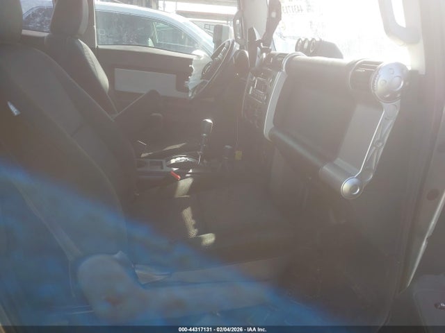 2012 TOYOTA FJ CRUISER JTEBU4BF2CK130968 Photo 4