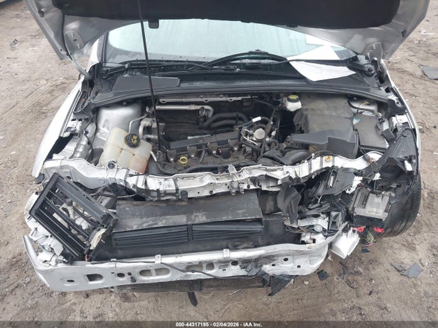 1FADP3F28JL259669 Ford FOCUS SE