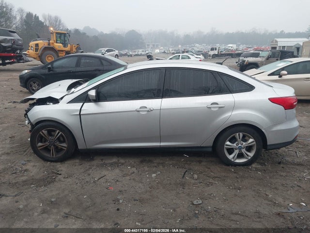 1FADP3F28JL259669 Ford FOCUS SE
