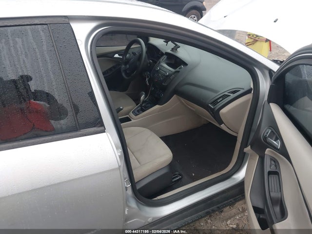 1FADP3F28JL259669 Ford FOCUS SE