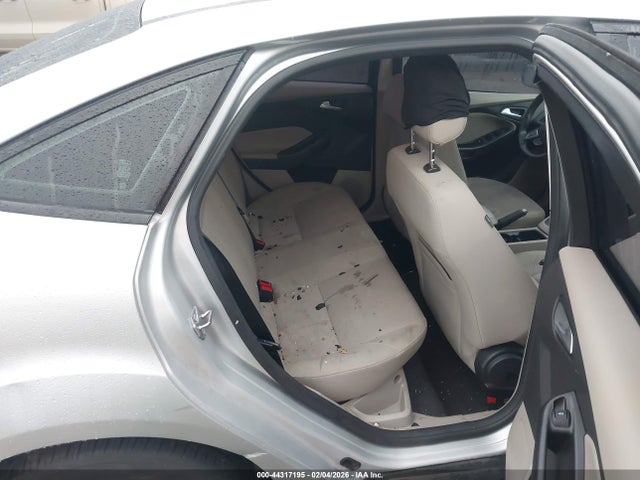 1FADP3F28JL259669 Ford FOCUS SE