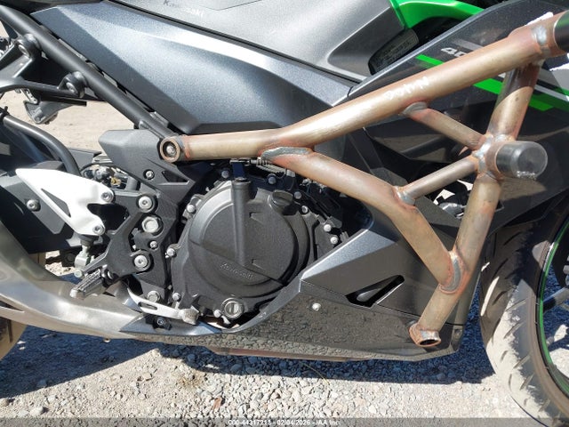 JKAEXKH12PDAK2057 Kawasaki EX400