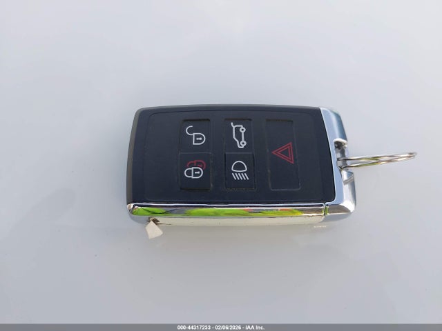 SALRJ2FX6S2513869 Land Rover Discovery P300 S