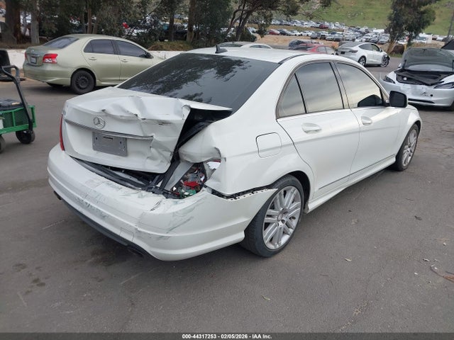 44317253 :رقم المزاد ، WDDGF54X88F038799 vin ، 2008 Mercedes-benz C 300 Luxury/sport مزاد بيع
