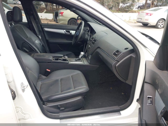 44317253 :رقم المزاد ، WDDGF54X88F038799 vin ، 2008 Mercedes-benz C 300 Luxury/sport مزاد بيع