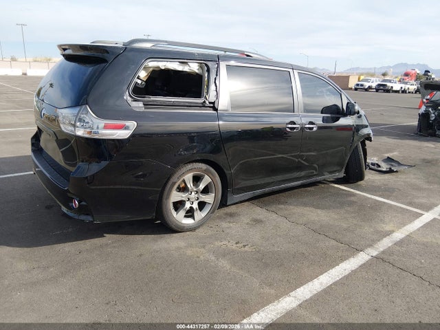 5TDXK3DC1FS593873 Toyota Sienna Se Premium 8 Passenger