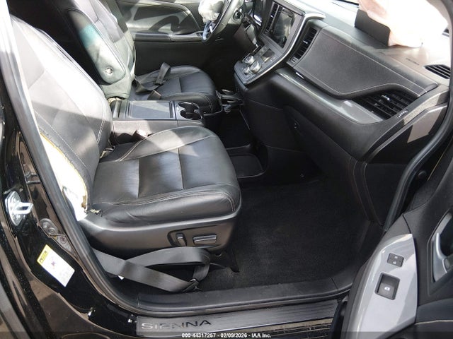 5TDXK3DC1FS593873 Toyota Sienna Se Premium 8 Passenger