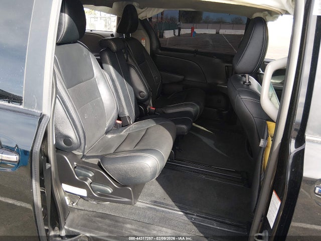 5TDXK3DC1FS593873 Toyota Sienna Se Premium 8 Passenger