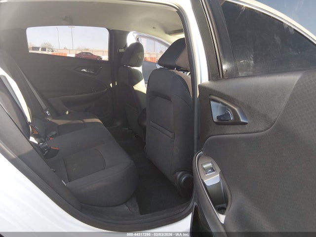 1G1ZG5ST4NF105144 Chevrolet Malibu Fwd Rs