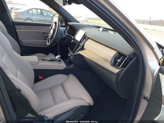 YV4062PM8T1478682 Volvo Xc90 Ultra Dark Theme