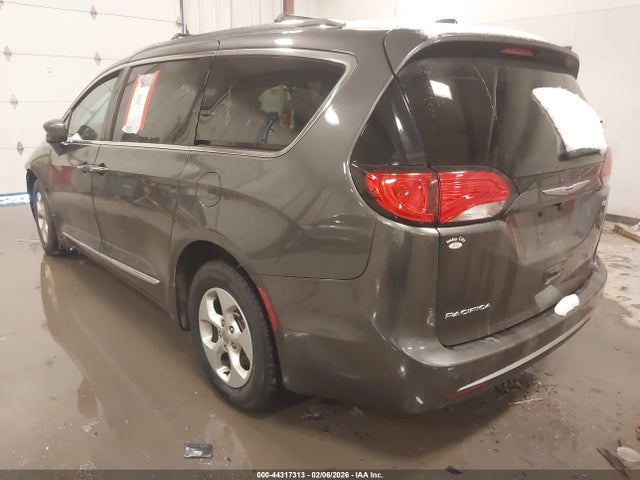Продажа на аукционе авто 2017 Chrysler Pacifica Touring-l Plus, vin: 2C4RC1EGXHR810957, номер лота: 44317313