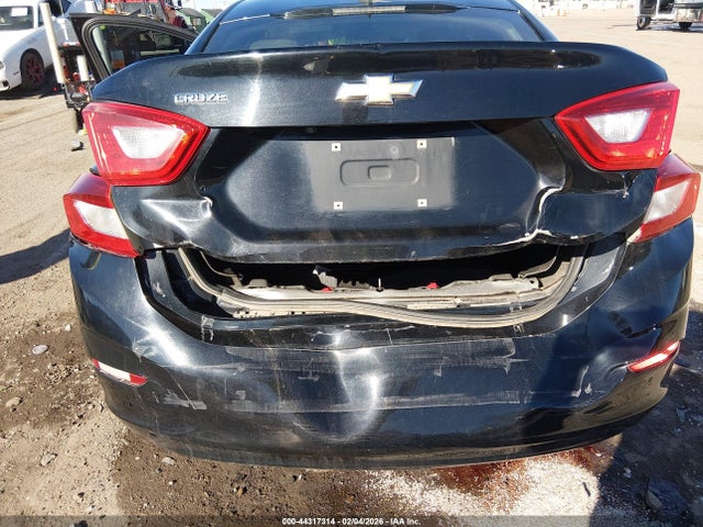 1G1BC5SM2H7216120 Chevrolet Cruze Ls Auto