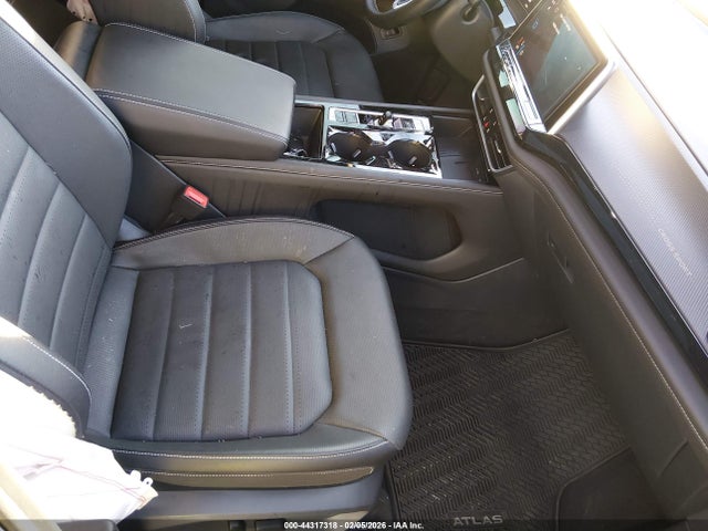 2025 Volkswagen Atlas Cross Sport 2.0t Sel მანქანა იყიდება აუქციონზე, vin: 1V2BE2CA7SC208547, აუქციონის ნომერი: 44317318