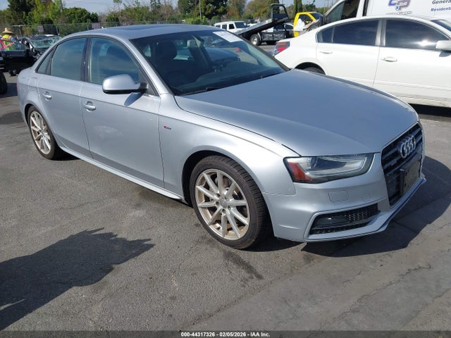 2015 AUDI A4 WAUFFAFL6FA081375 Photo 0