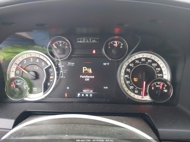 2018 Ram 1500 Laramie  4x4 5'7 Box მანქანა იყიდება აუქციონზე, vin: 1C6RR7NM3JS231764, აუქციონის ნომერი: 44317380
