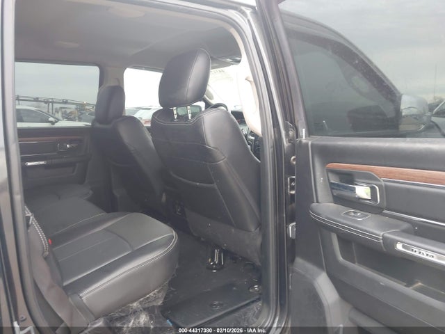 2018 Ram 1500 Laramie  4x4 5'7 Box მანქანა იყიდება აუქციონზე, vin: 1C6RR7NM3JS231764, აუქციონის ნომერი: 44317380