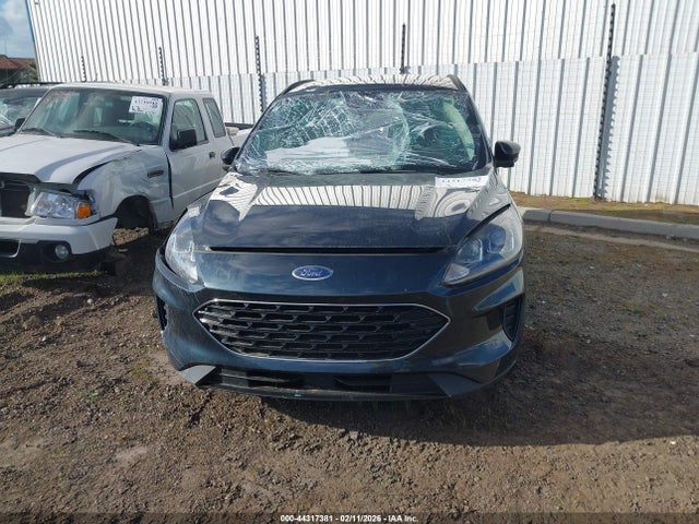 1FMCU0BZ5NUB10261 Ford Escape Se Hybrid