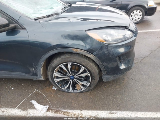 1FMCU0BZ5NUB10261 Ford Escape Se Hybrid