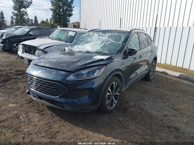 1FMCU0BZ5NUB10261 Ford Escape Se Hybrid