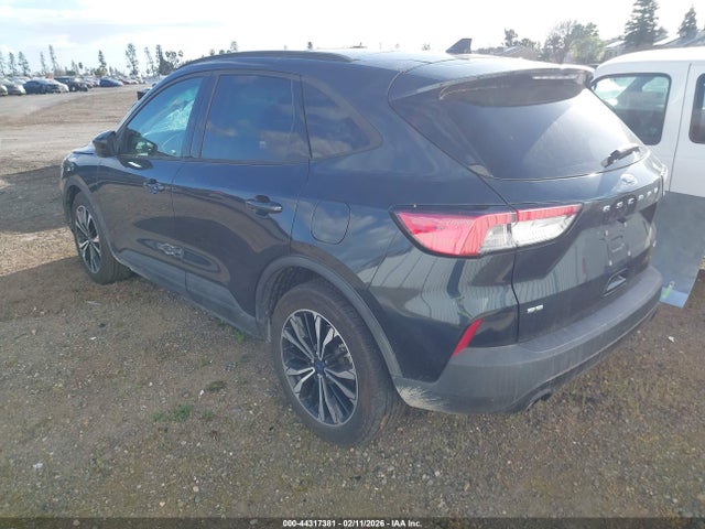 1FMCU0BZ5NUB10261 Ford Escape Se Hybrid