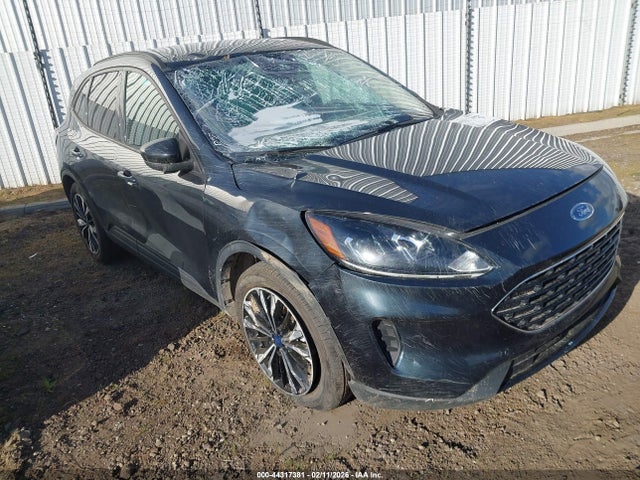 1FMCU0BZ5NUB10261 Ford Escape Se Hybrid