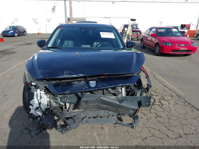 3MZBN1V34JM176015 Mazda Mazda3 Touring