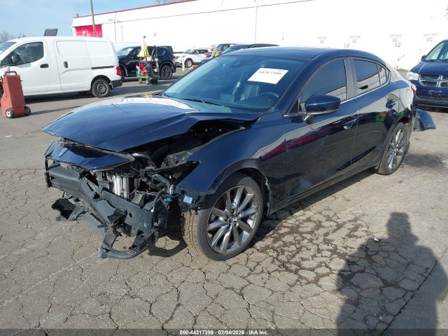 3MZBN1V34JM176015 Mazda Mazda3 Touring
