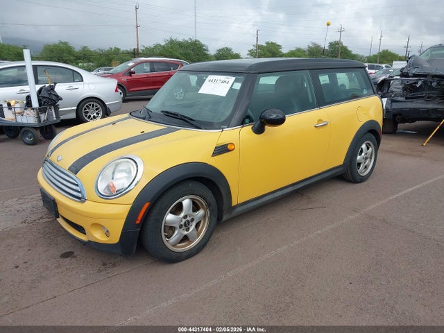 2008 MINI COOPER CLUBMAN WMWML33518TN68105 Photo 1