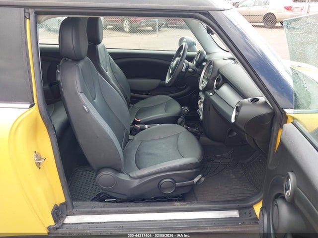 2008 MINI COOPER CLUBMAN WMWML33518TN68105 Photo 4