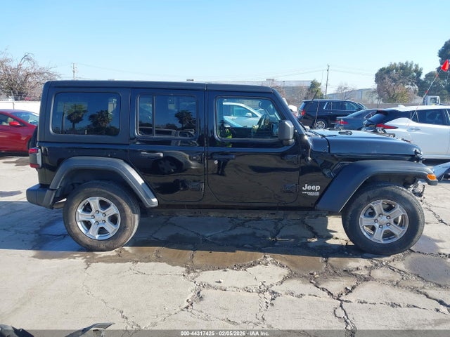 1C4HJXDG2KW538988 Jeep Wrangler Unlimited Sport S 4x4