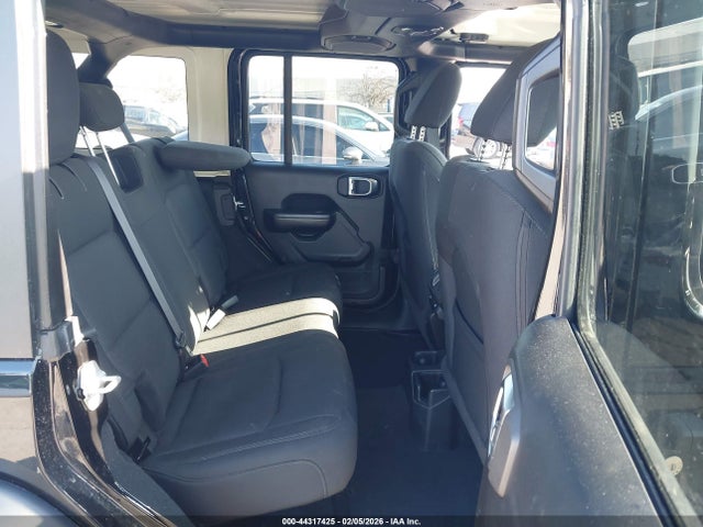 1C4HJXDG2KW538988 Jeep Wrangler Unlimited Sport S 4x4