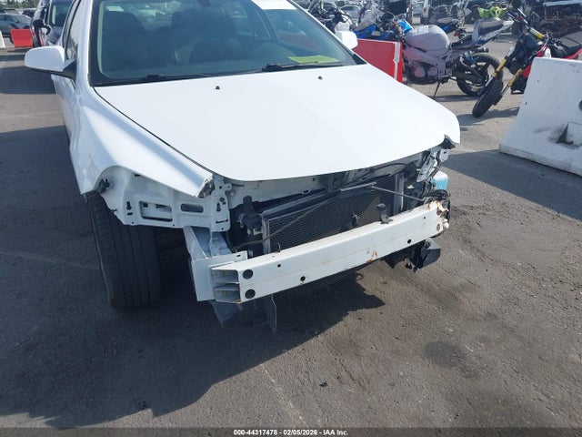 2010 CHEVROLET MALIBU 1G1ZC5EB8AF174198 Photo 5