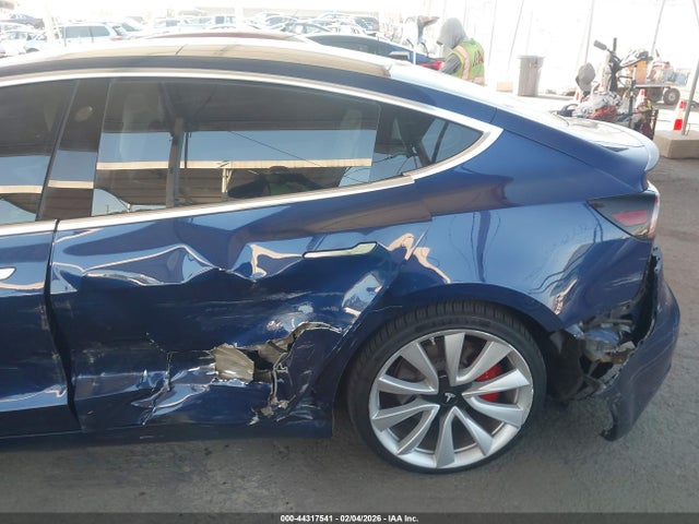 2018 TESLA MODEL 3 5YJ3E1EB1JF055669 Photo 5
