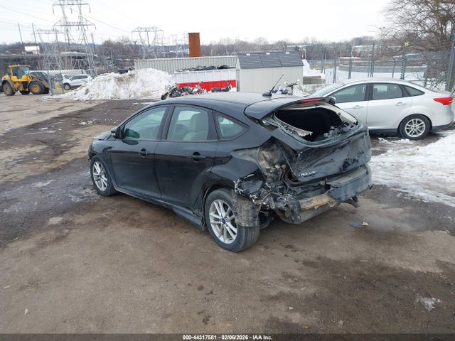 1FADP3K27GL389246 Ford FOCUS SE