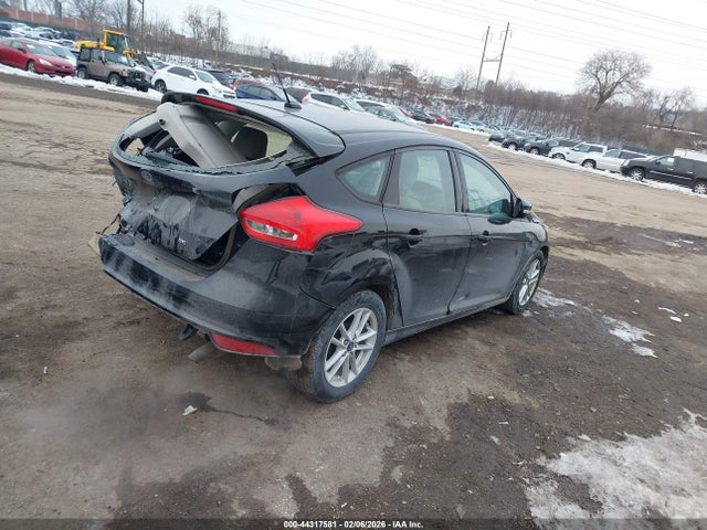 1FADP3K27GL389246 Ford FOCUS SE