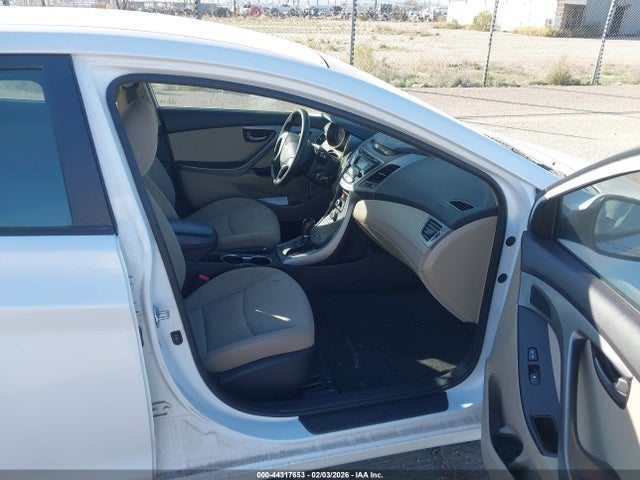 2016 HYUNDAI ELANTRA 5NPDH4AE2GH772850 Photo 4