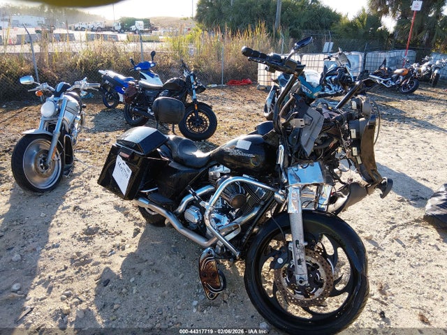 2012 HARLEY-DAVIDSON FLHX 1HD1KBM15CB635462