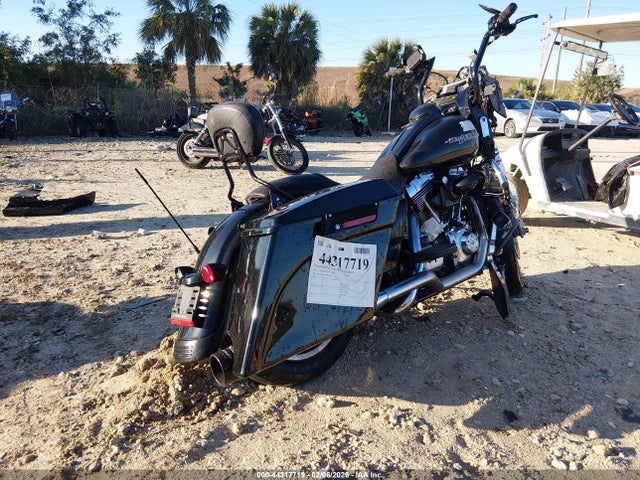 2012 HARLEY-DAVIDSON FLHX 1HD1KBM15CB635462 Photo 3