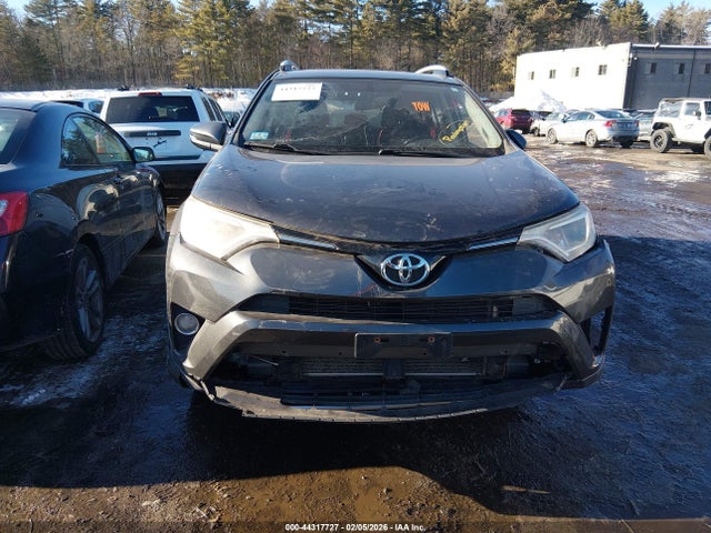 JTMRFREV2GJ064446 Toyota Rav4 Xle