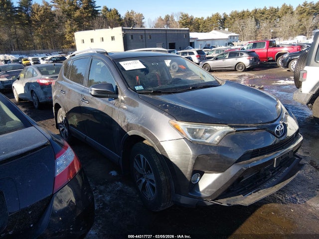 JTMRFREV2GJ064446 Toyota Rav4 Xle