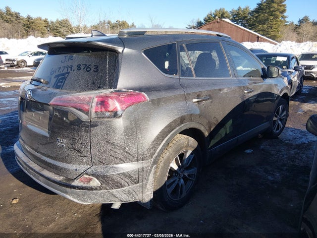 JTMRFREV2GJ064446 Toyota Rav4 Xle