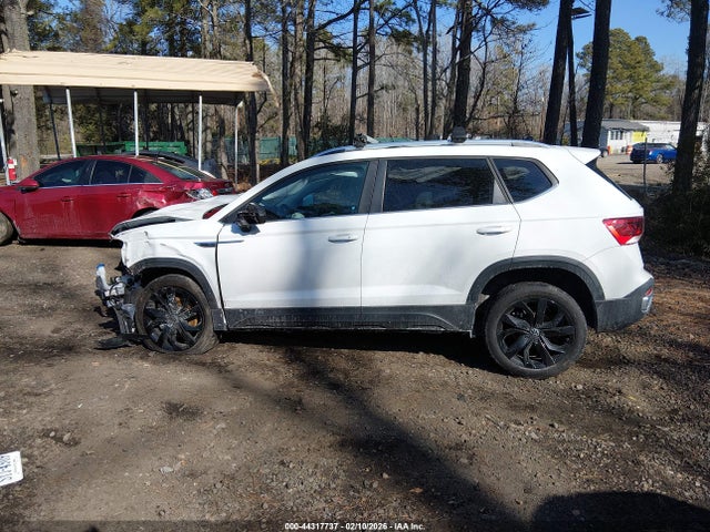 2024 Volkswagen Taos 1.5t Se მანქანა იყიდება აუქციონზე, vin: 3VVSX7B24RM001630, აუქციონის ნომერი: 44317737