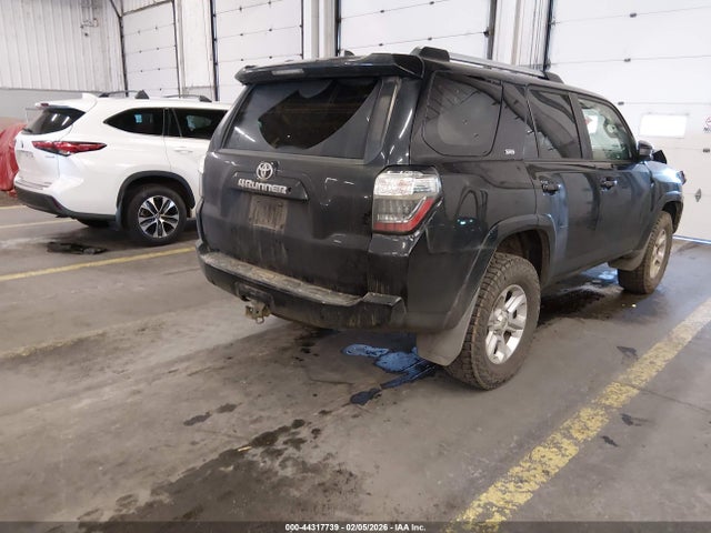 JTEBU5JR8K5725662 Toyota 4RUNNER SR5