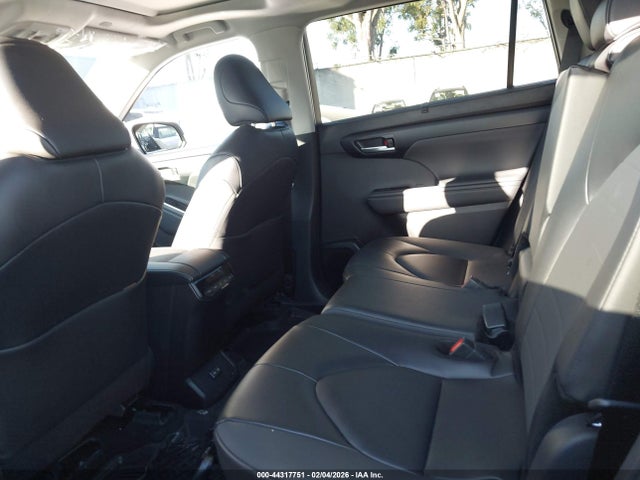 Toyota Highlander Hybrid Xle 2025 5TDKBRCH2SS660582 Image 18