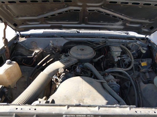 1986 GMC C1500 1GTCC14N5GF705562 Photo 9