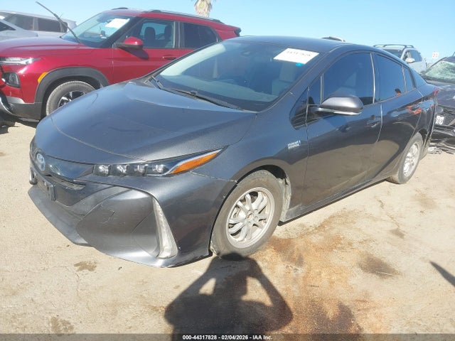 Toyota Prius Prime Premium 2017 JTDKARFP9H3022197 Image 2