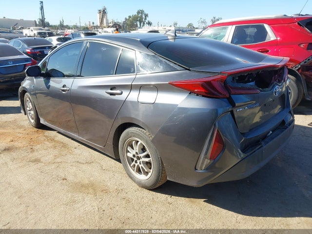 Toyota Prius Prime Premium 2017 JTDKARFP9H3022197 Image 3